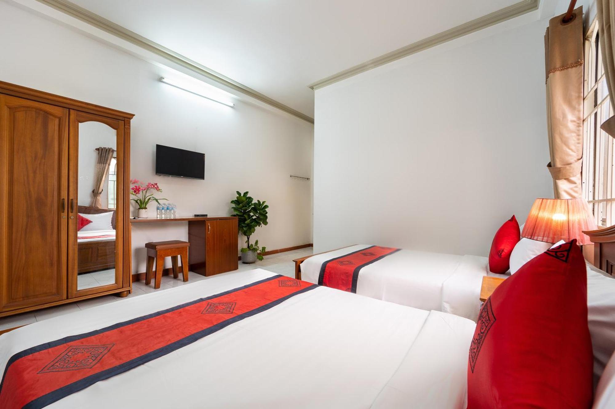 Collection O Madam Cuc Hotel Хошимин Екстериор снимка
