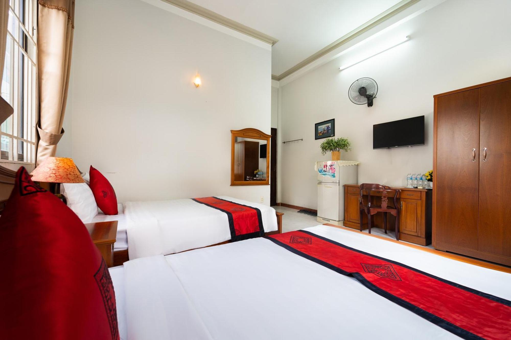 Collection O Madam Cuc Hotel Хошимин Екстериор снимка
